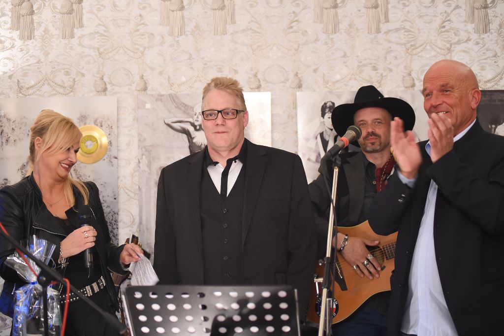 Gabi Kaul Eventmanagerin, Kurator Ralph Kartelmeyer, Jesse Cole, Christfried Drescher Hoteldirektor