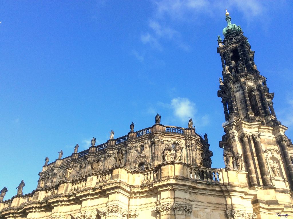 DRESDEN – eine Legende aus Stein