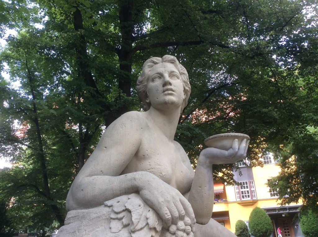 Wohnzimmeridylle mitten im Großstadtgetriebe – der Rüdesheimer Platz zu Berlin!