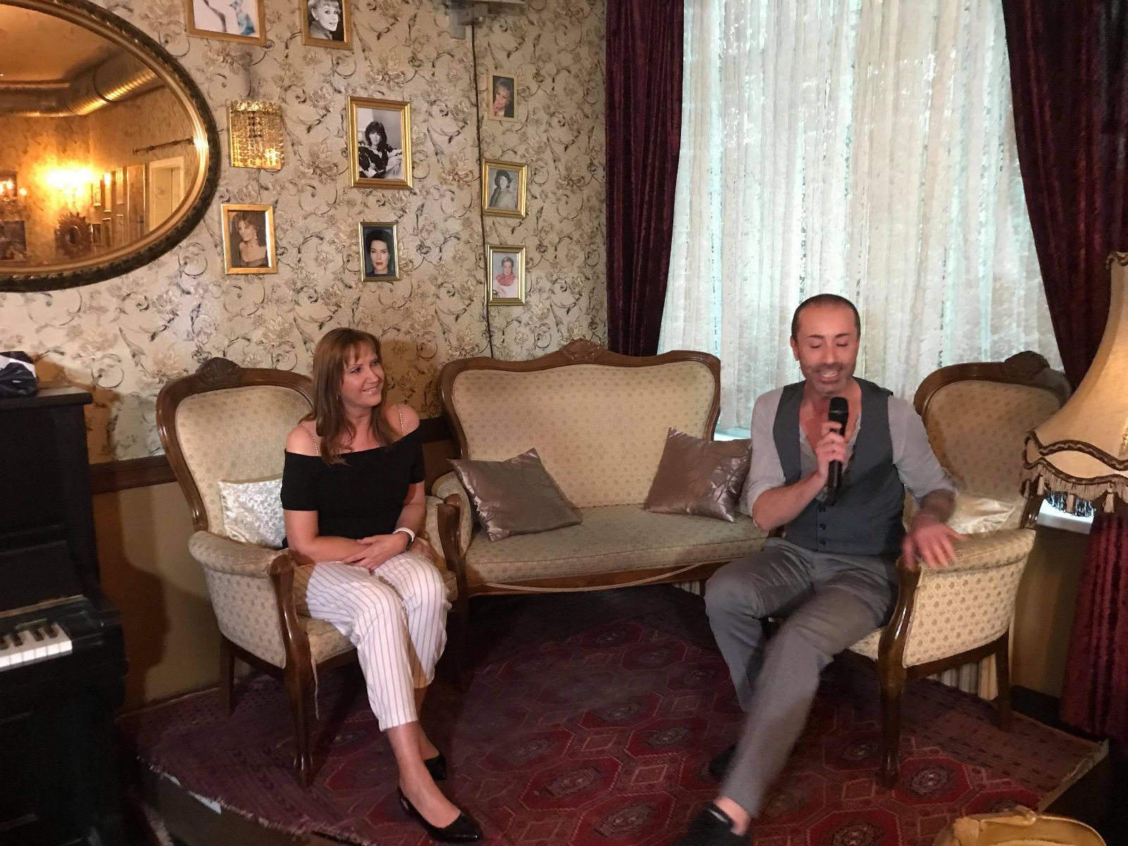 Marion Mewis mit Künstler Guido Roy Horn