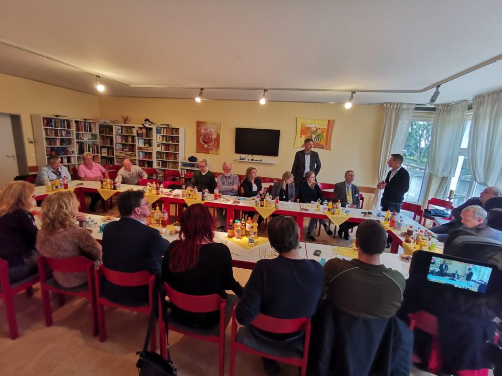 Armut in Berlin – niederländische Delegation besucht das Diakoniehaus Britz