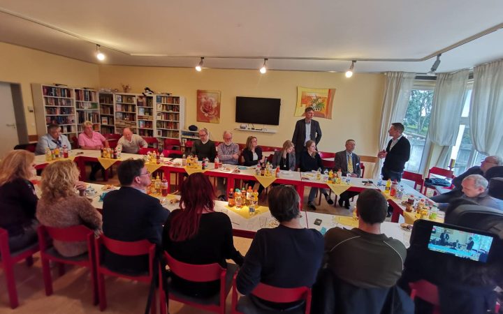 Armut in Berlin – niederländische Delegation besucht das Diakoniehaus Britz